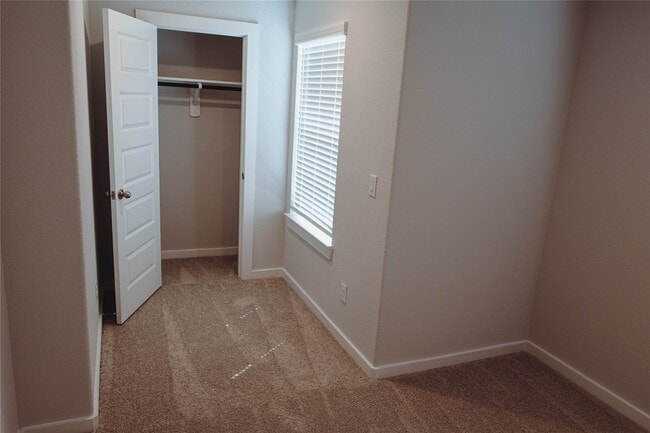 Building Photo - 8598 Blueberry Ash St