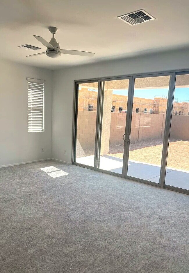 Building Photo - 4 BEDROOM RENTAL WITH 3 CAR GARAGE IN LOS PORTALES CASA GRANDE ARIZONA