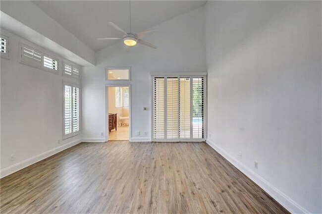 Building Photo - 2700 NW 49th St