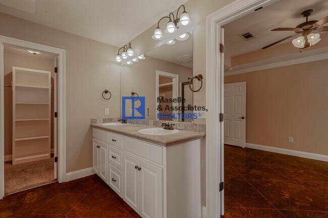 Building Photo - 3 Bed / 2 Bath home in Harvey Crossing