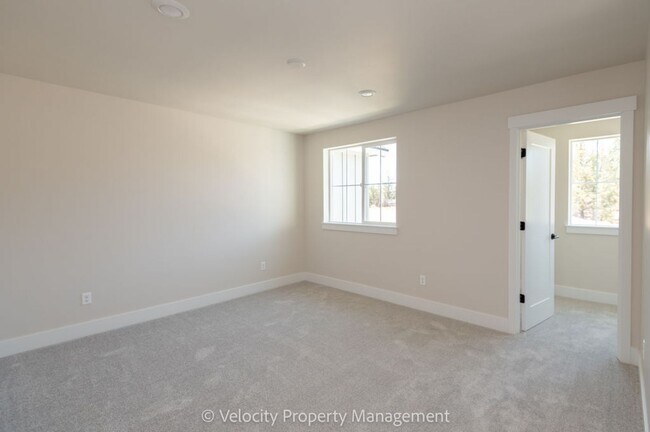 Building Photo - 3032 NE Terreo Pl