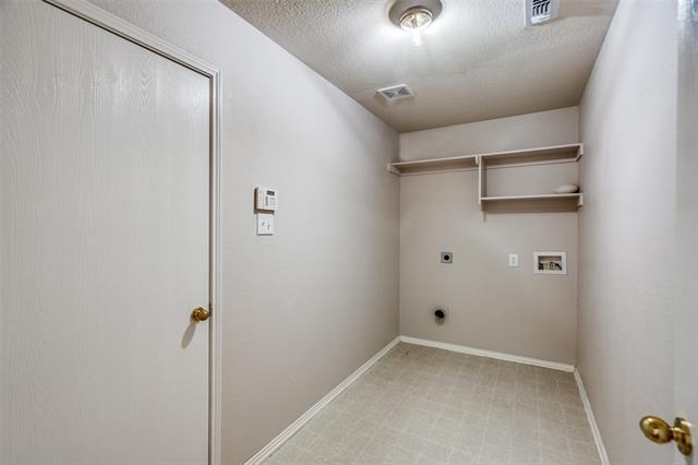 Building Photo - 2412 Heads And Tails Ln