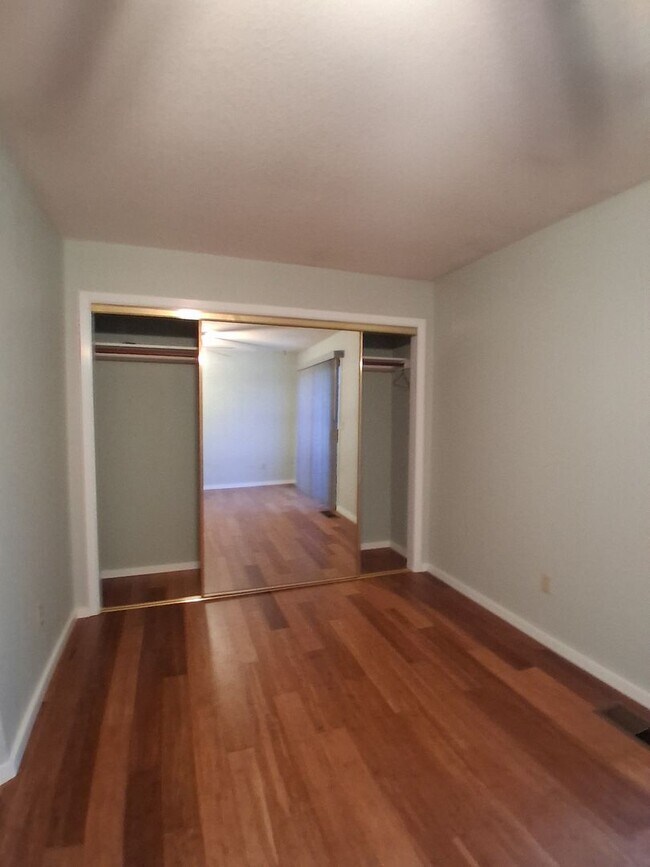 Building Photo - 4045 Dale Rd