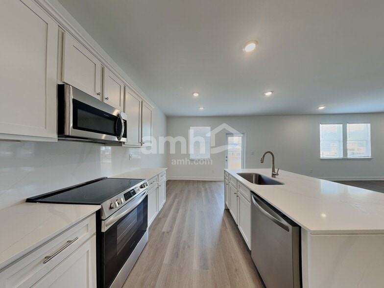 Building Photo - 425 Hickory Pointe Rd