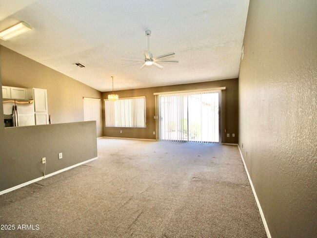 Building Photo - 1702 E Palm Beach Dr
