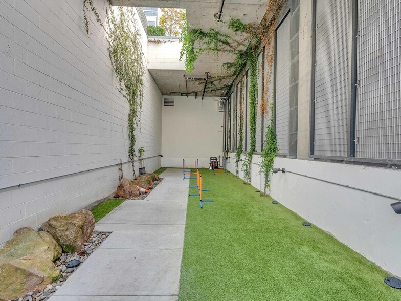 Building Photo - 555 Fulton St