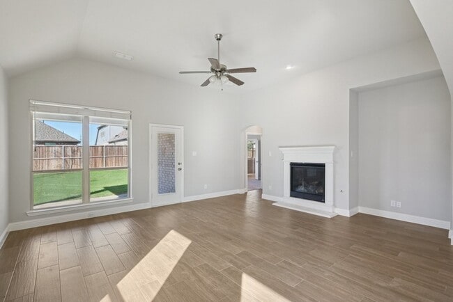 Building Photo - 1709 Everitt Trail