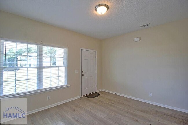 Building Photo - 260 Whippoorwill Wy NE