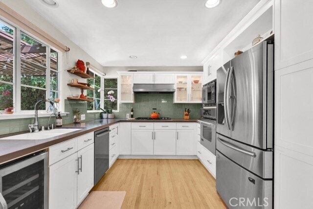 Building Photo - 2527 Canyon Dr