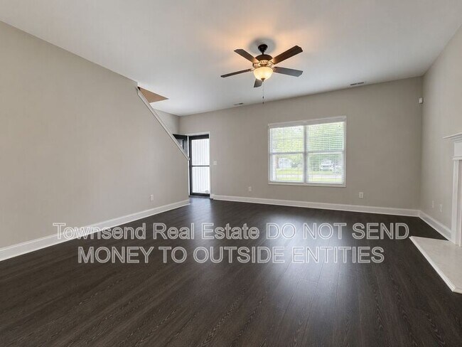 Building Photo - 621 Blawell Cir