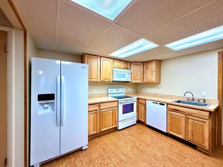 Building Photo - 130 Shawnee Dr