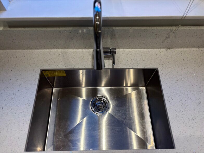 Building Photo - 2707 SE 50th Ave