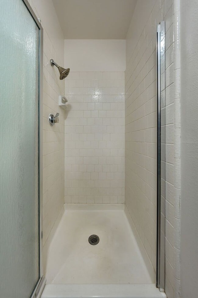 Building Photo - 317 Bridge Pl