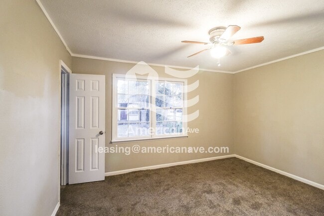 Building Photo - 122 Victor Rd