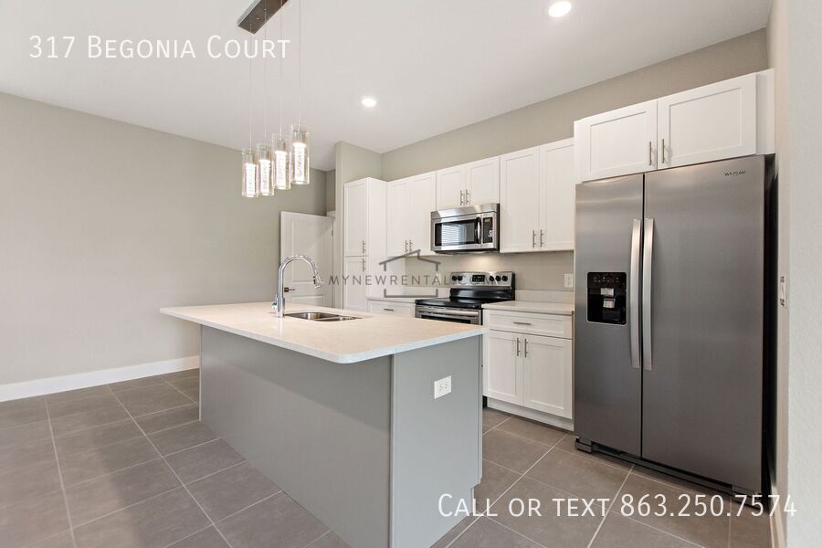 Building Photo - 317 Begonia Ct