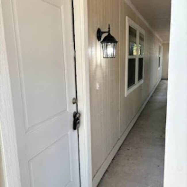 Building Photo - Beautiful newly remodeled 1/1 apartment!