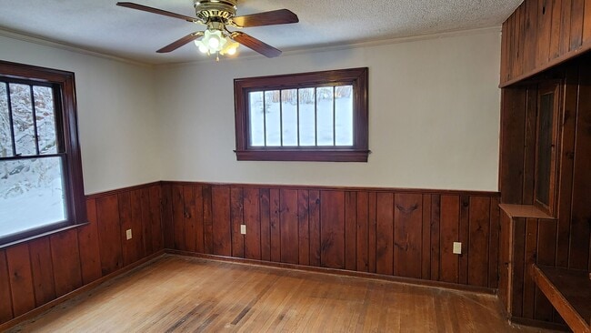 Building Photo - Four Bedroom Single Family Home in Bradford PA! Off Street Parking!