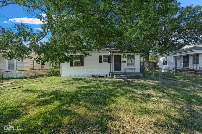 Building Photo - 2617 Waggoner Ave