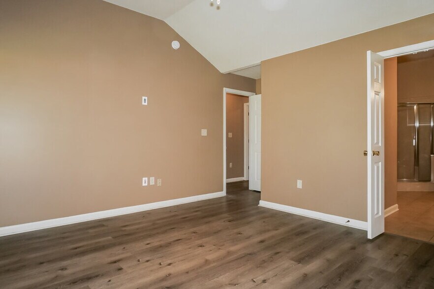 Building Photo - 4941 Wemberley Dr