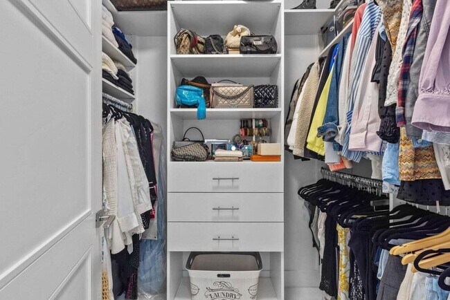 Building Photo - 155 E Boca Raton Rd