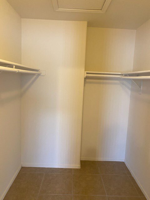 Building Photo - FOR RENT