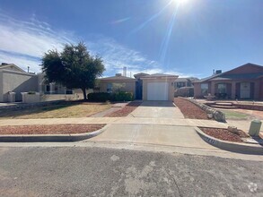 Building Photo - East El Paso 3 bed 2 bath