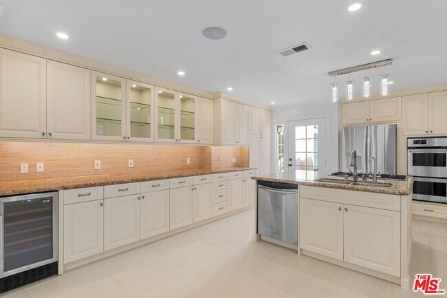 Building Photo - 2128 Camden Ave