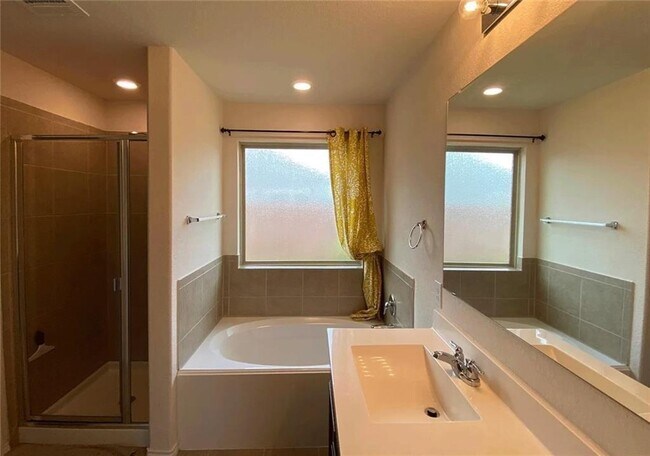 Building Photo - 7016 Razors Edge Dr
