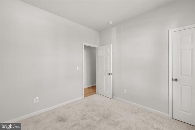 Building Photo - 104 Heyford Dr