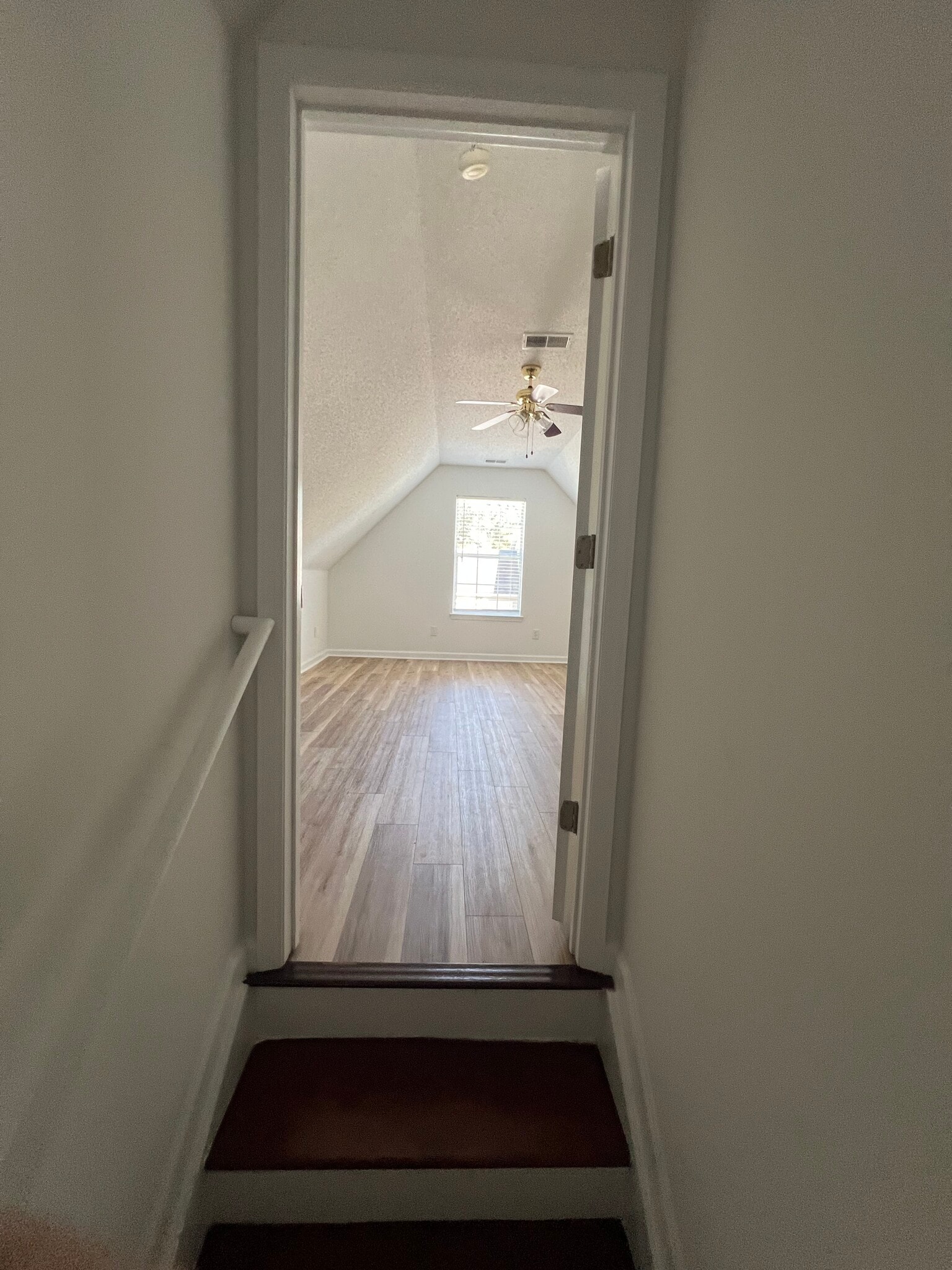 Building Photo - 5343 Tidewater Dr