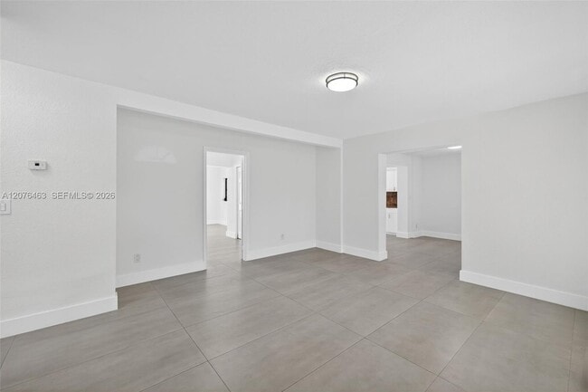 Building Photo - 17150 NE 18th Ave
