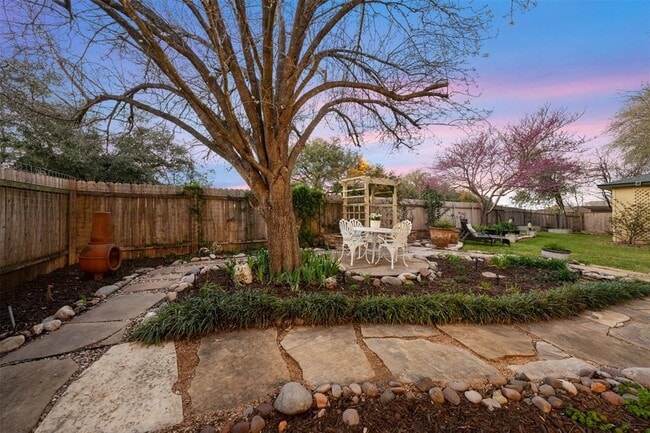 Building Photo - 7501 Vail Valley Dr