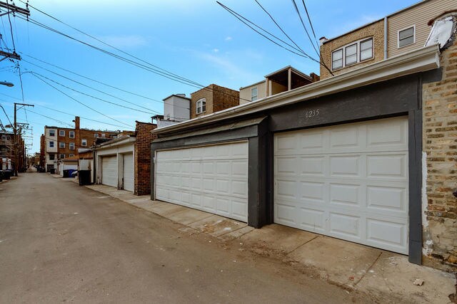 Building Photo - 6235 N Claremont Ave