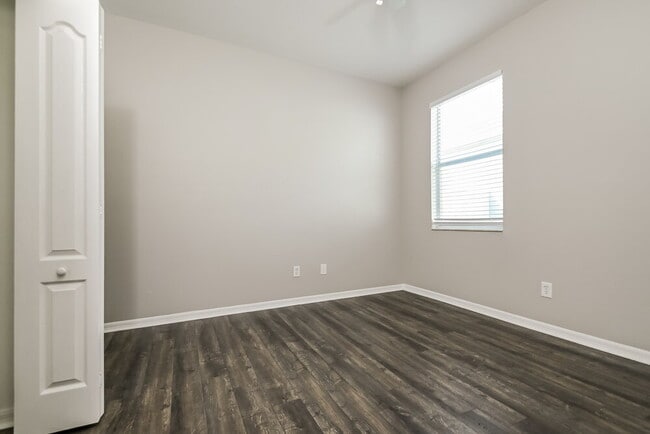 Building Photo - 6154 Kiteridge Dr