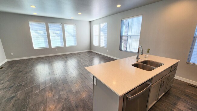 Building Photo - 2773 Tower Ml Wy