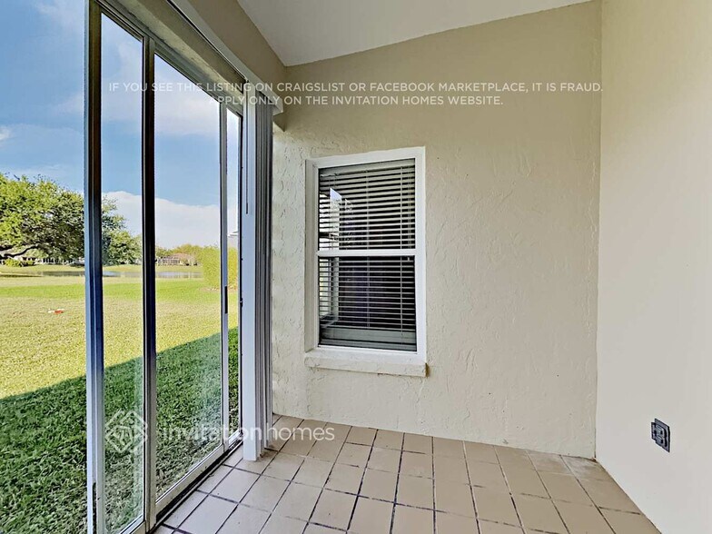 Building Photo - 12331 Hollybush Terrace