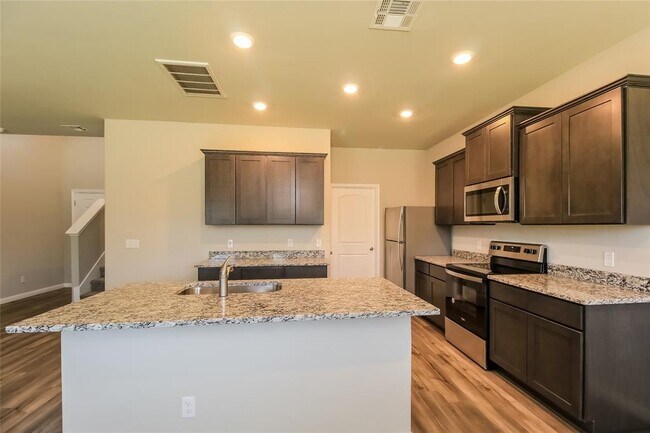 Building Photo - 1607 Crimson Lake Blvd
