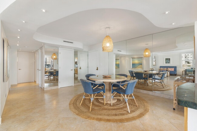 Building Photo - 2860 S Ocean Blvd