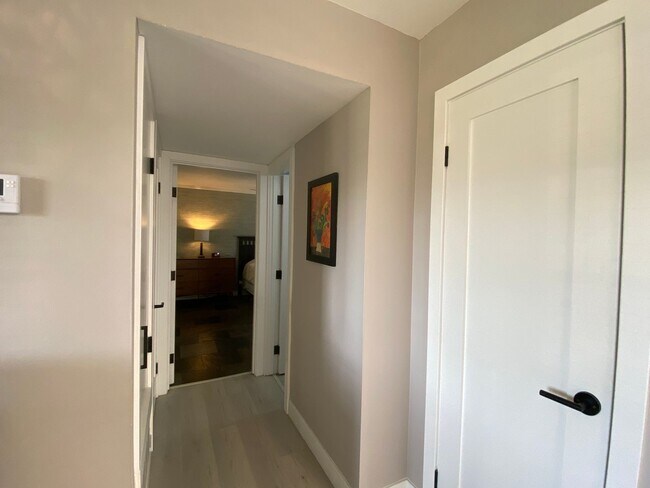 Building Photo - Beautiful 4 Bedroom Carlsbad Home!