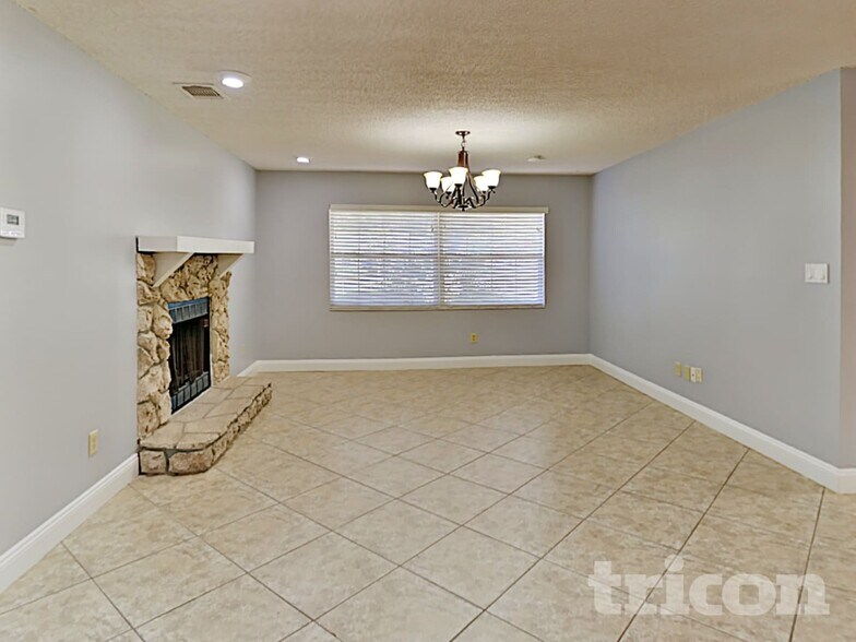 Building Photo - 1548 Silver Fox Cir