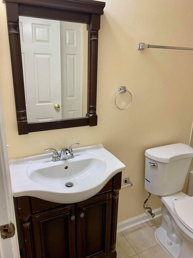 Building Photo - 1711 Winding Brook Way