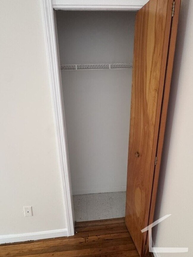 Building Photo - 1bed in Brighton No fee