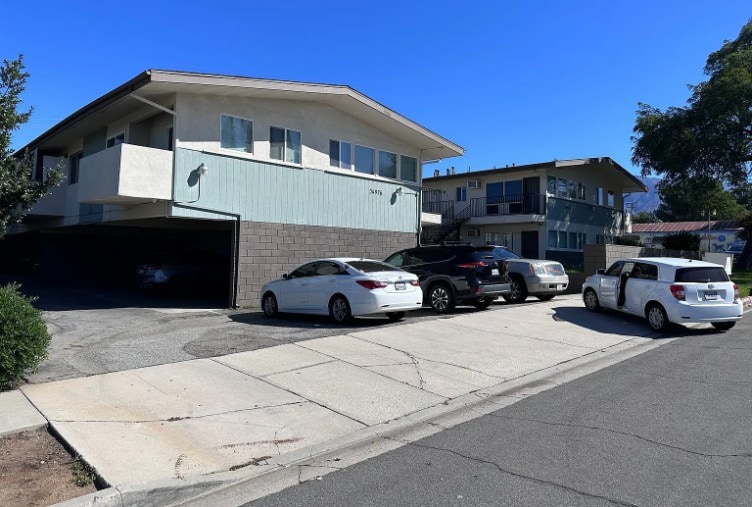 Building Photo - 34976 Ave A