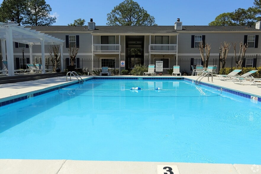 Primary Photo - Park West Apartments