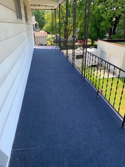 Building Photo - 816 Green Ridge St