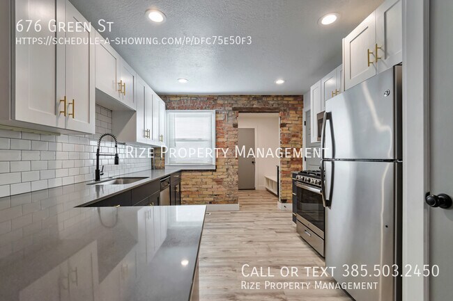 Building Photo - 676 Green St