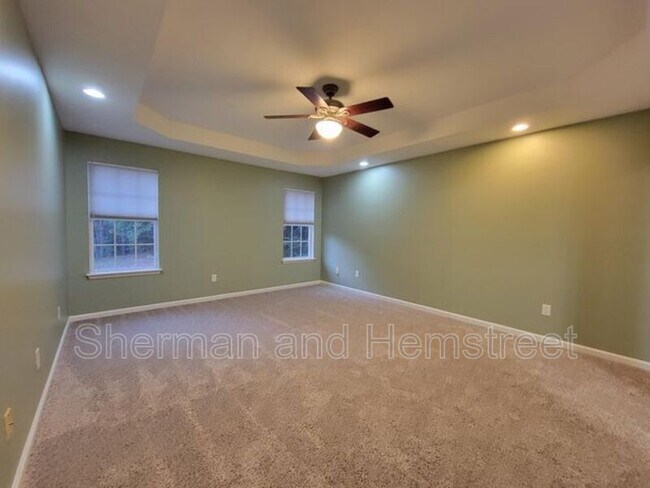 Building Photo - 914 Cannock St