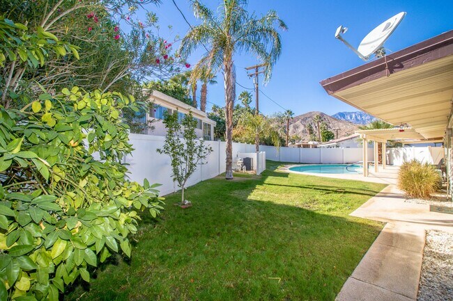 Building Photo - Spacious 2-Bedroom Home with Private Pool & Office In the Cove!