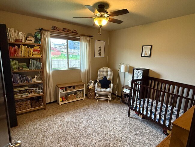 Building Photo - ~ APPLICATIONS PENDING ~ 4 Bedroom, 3 Bath...