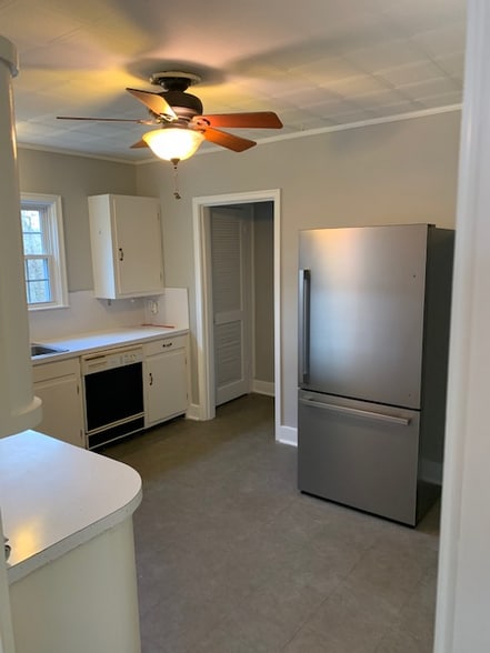 Building Photo - 510 Las Lomas Dr